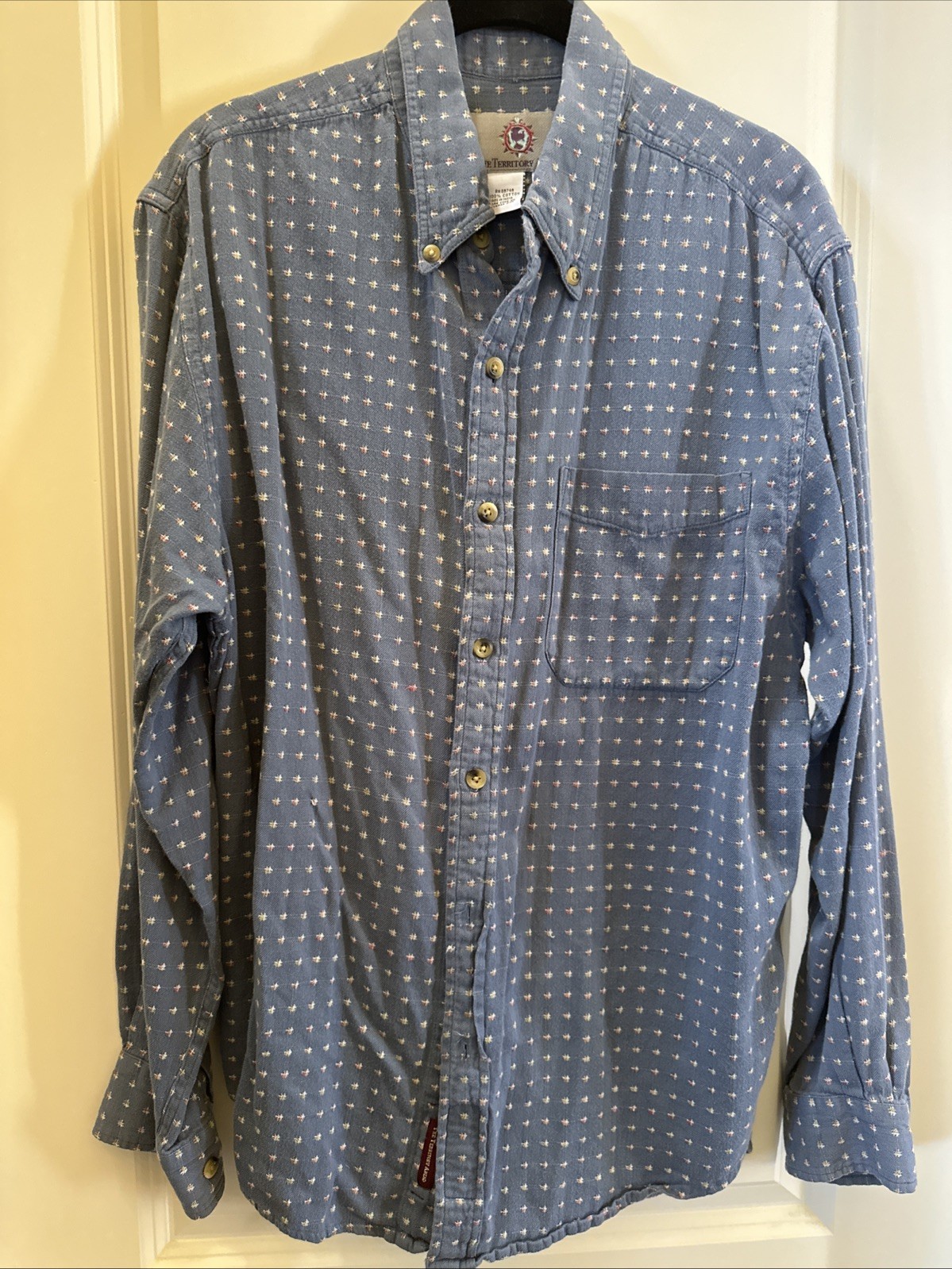 The Territory Ahead Shirt Mens M Blue with White, Red & Orange design. LS