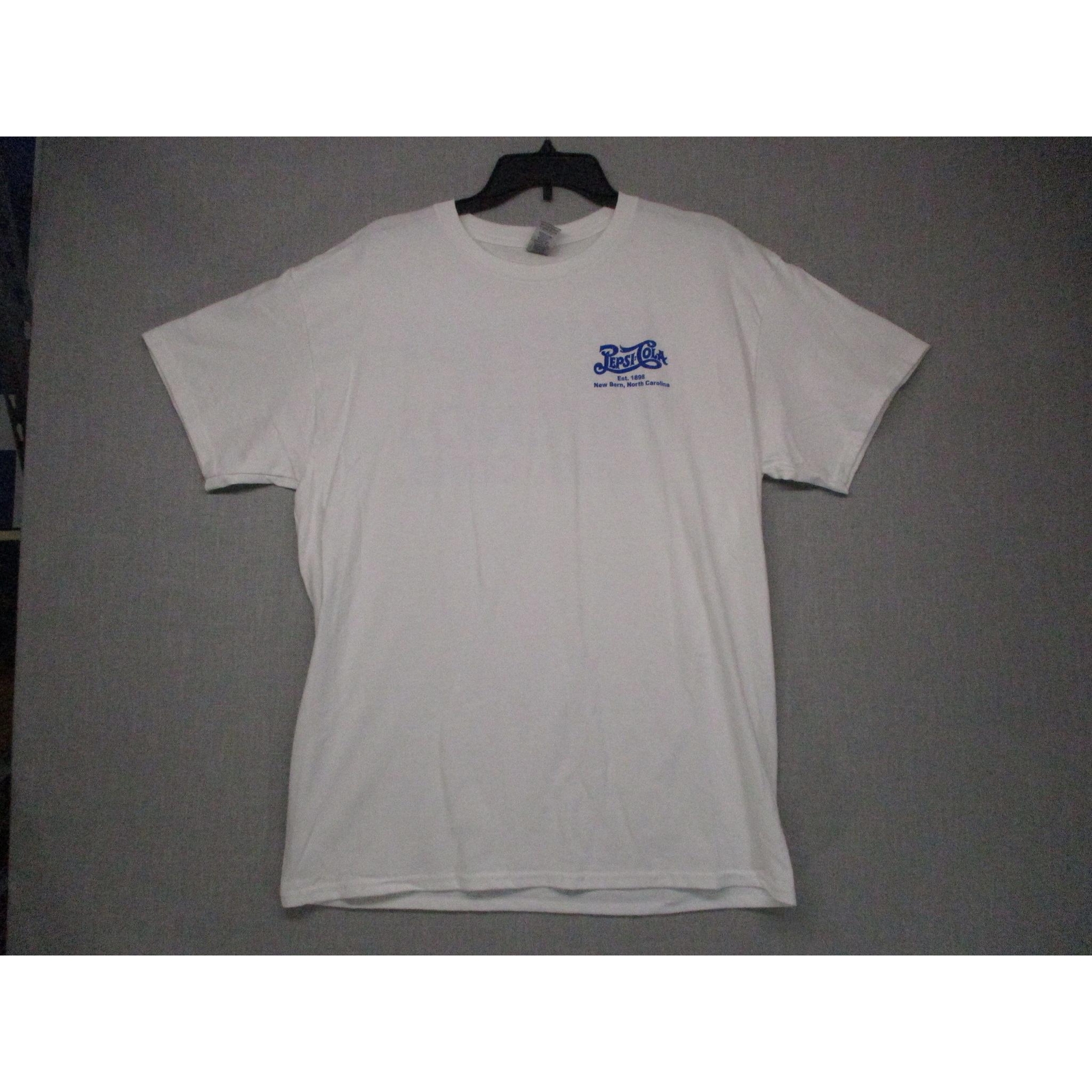 Gildan White Graphic Statement Trendy Casual TShirt TShirt Unisex Size Large