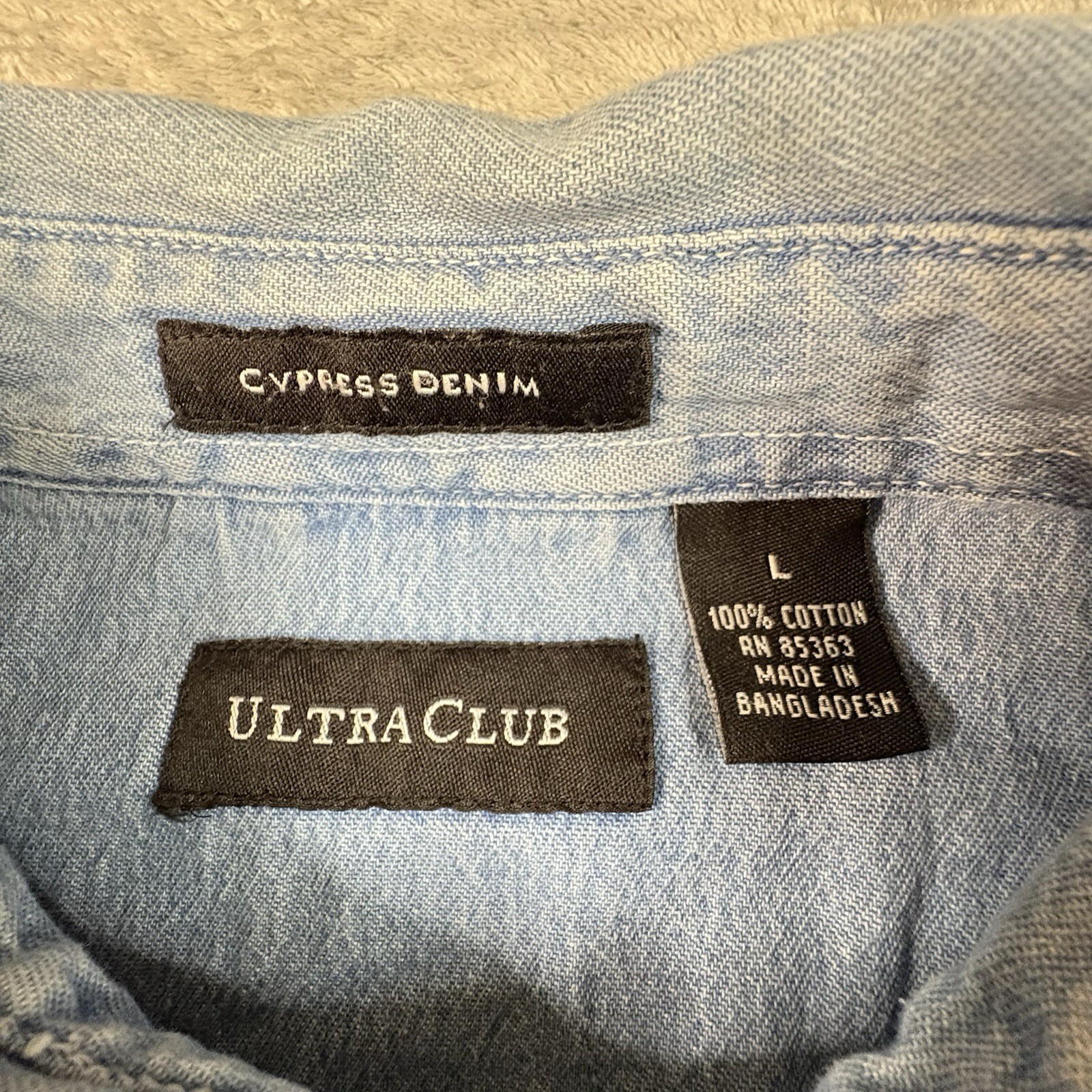 Ultra Club Cypress Denim Men’s L Light Blue Chambray Button Down SEE DESCRIPTION