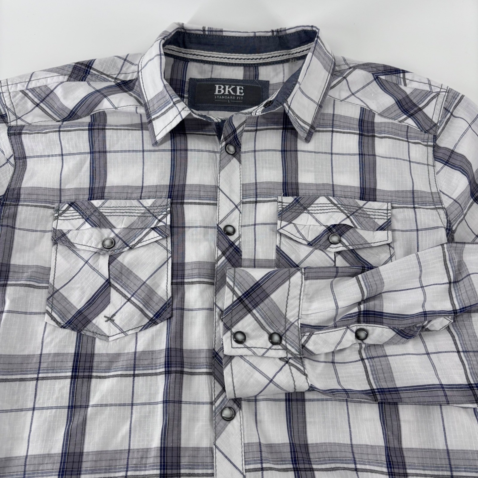 BKE Western Shirt Mens Lg White Blue Plaid Snap Front Standard Fit Long Sleeve