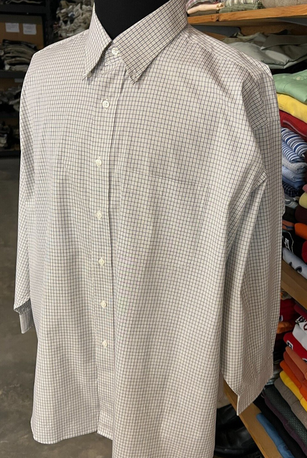 Berkley & Jensen Men’s (18) 2XL Premium Quality Light Smooth Fabric Dress Shirt