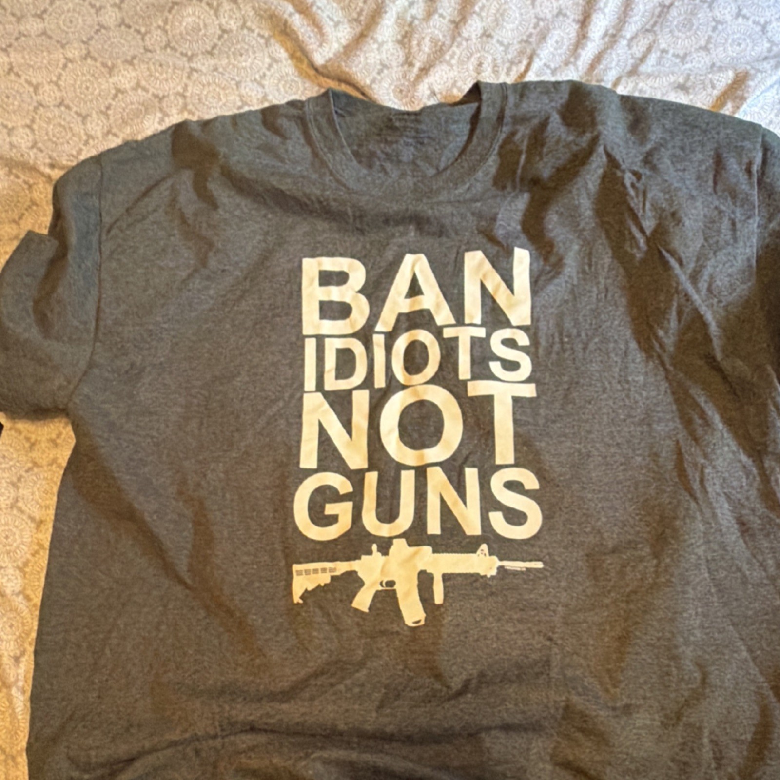Gildan DryBlend Men’s XL Gray Short Sleeve Ban Idiots Not Guns Graphic T-Shirt