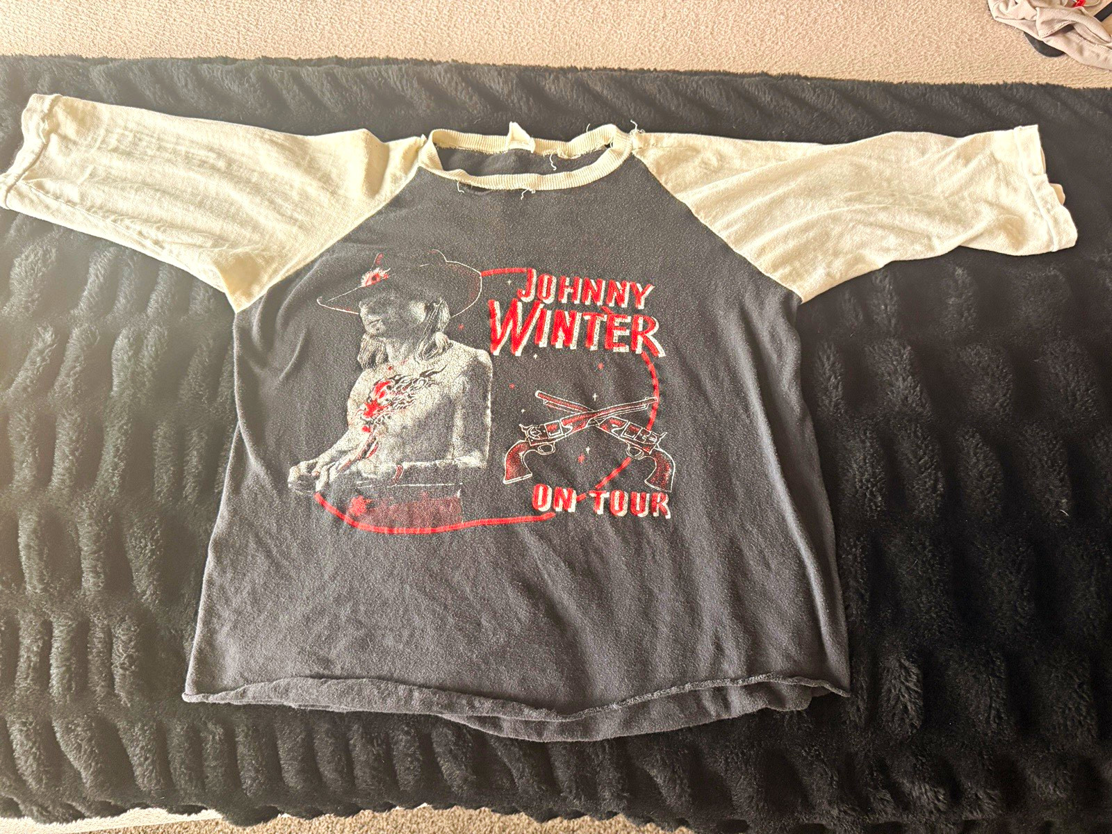Vintage 80’s Johnny Winter Tour Graphic Raglan Long Sleeve Crew Neck Size L