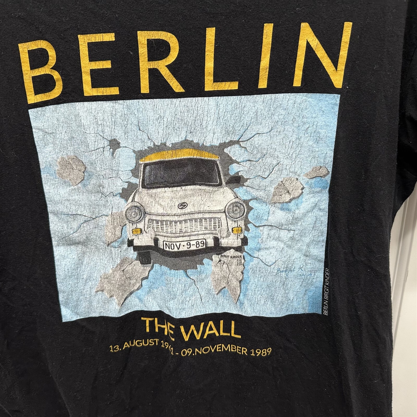 Berlin Wall T Shirt Birgit Kinder Car Bursting Thru Size Large Black