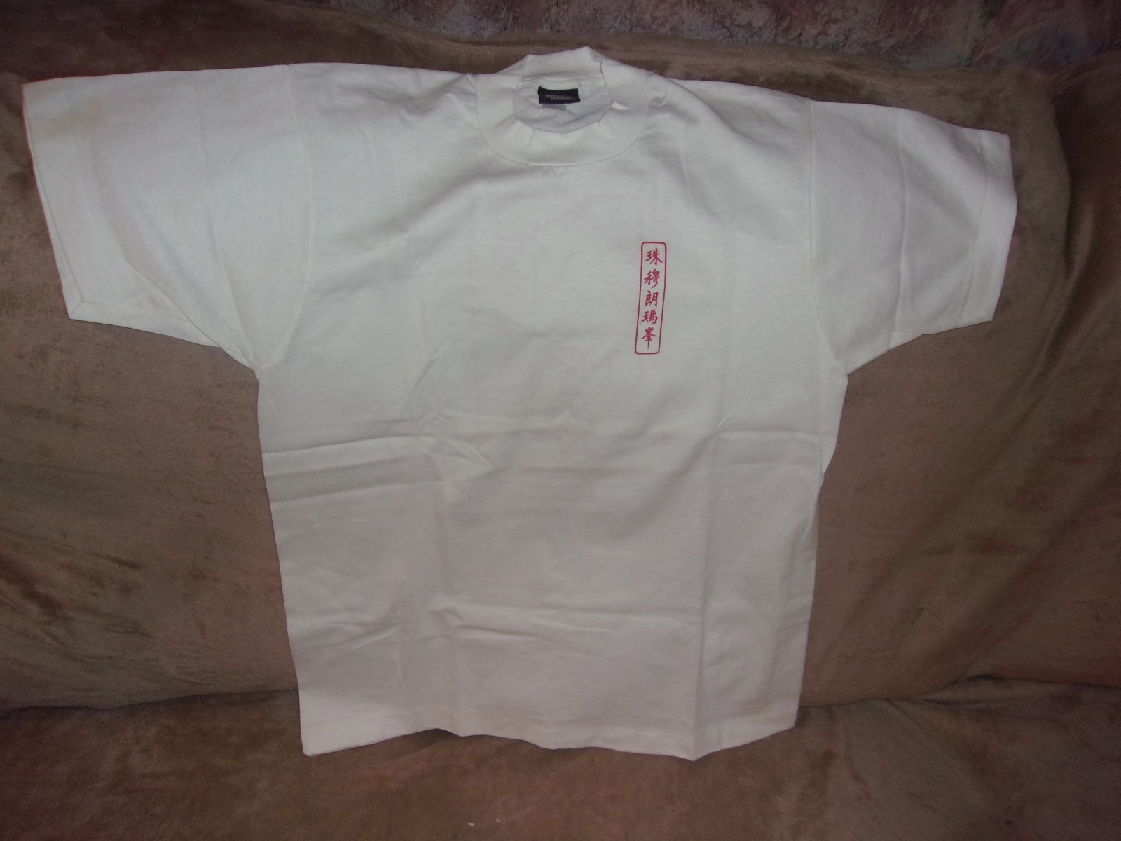 CHINA EVEREST 1987 T-SHIRT WHITE / RED SIZE L Pit to Pit is 20″