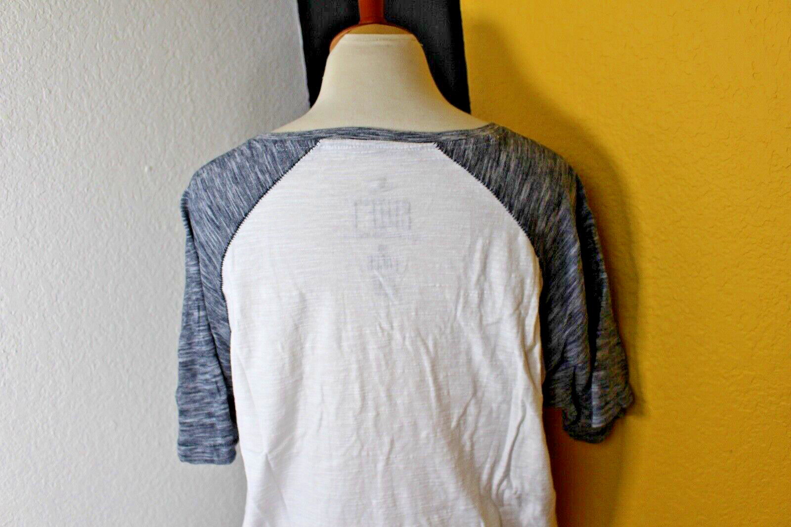 Swift Mens Shirt Large Henley 3 Button Gray White Cotton Pocket Machine wash