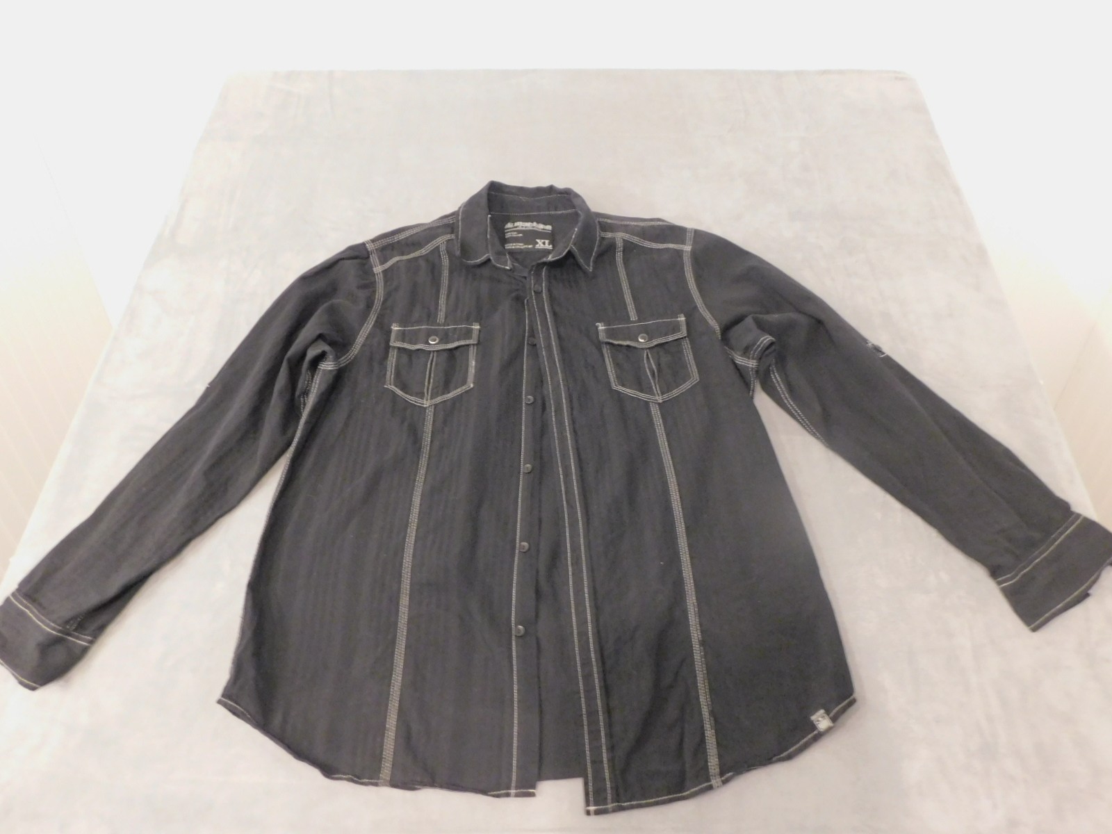 Machine Shirt Button Down Men’s XL 100% Cotton Machine Wash Pockets Snaps E114
