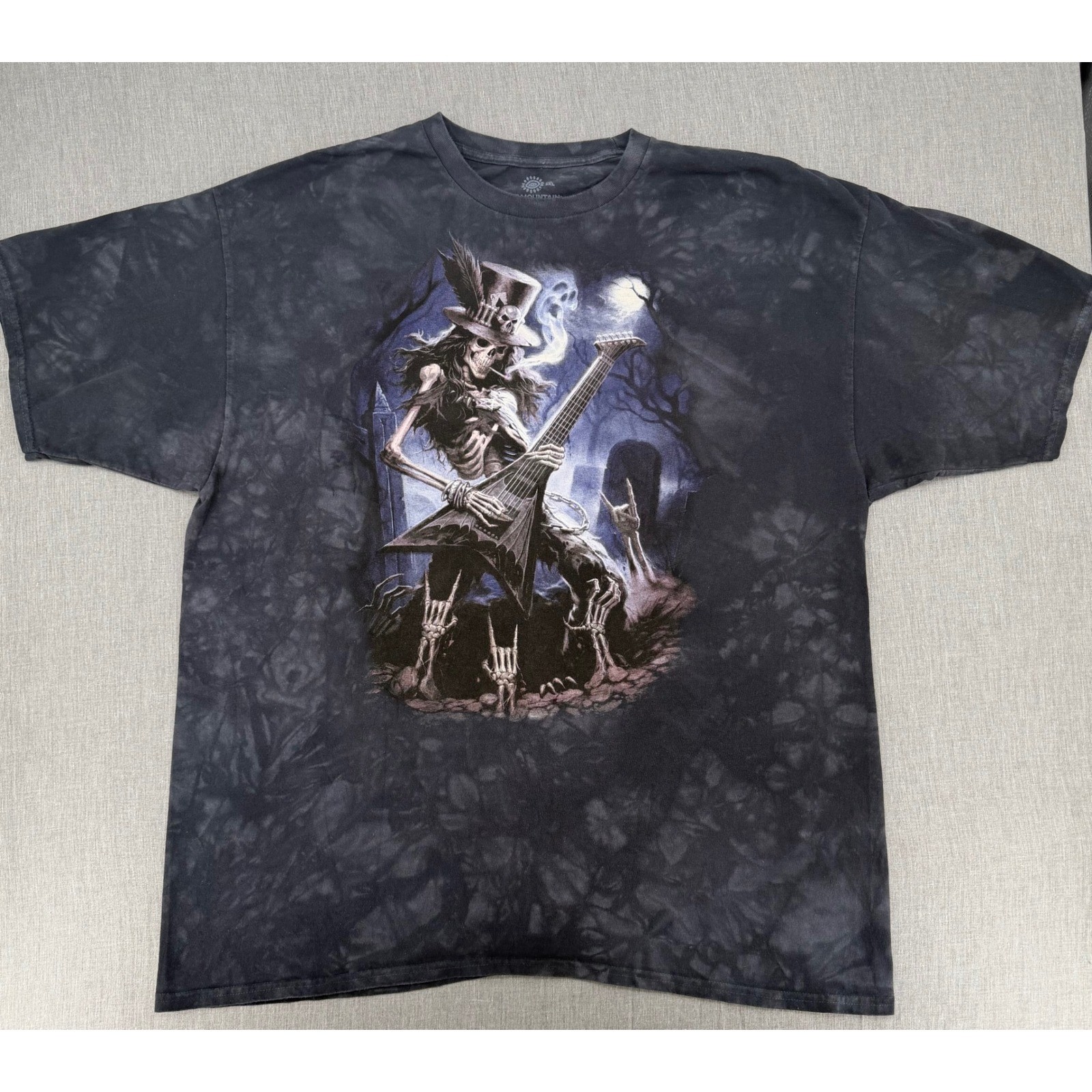 The Mountain Skeleton Guitarist Graphic T-Shirt 3XL Black Tie Dye Mens