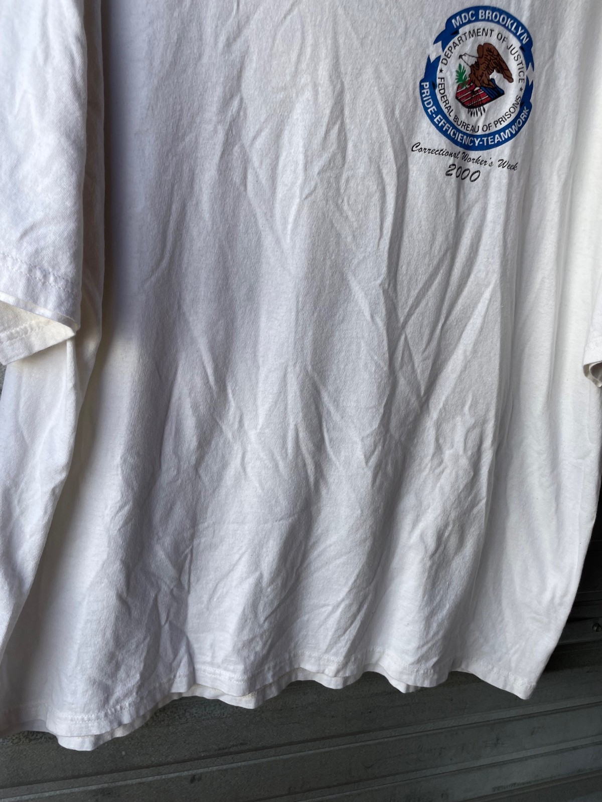 Vintage 2000 MDC Brooklyn DOJ Federal Prisons 8th Wonder White T-Shirt Men’s 2XL