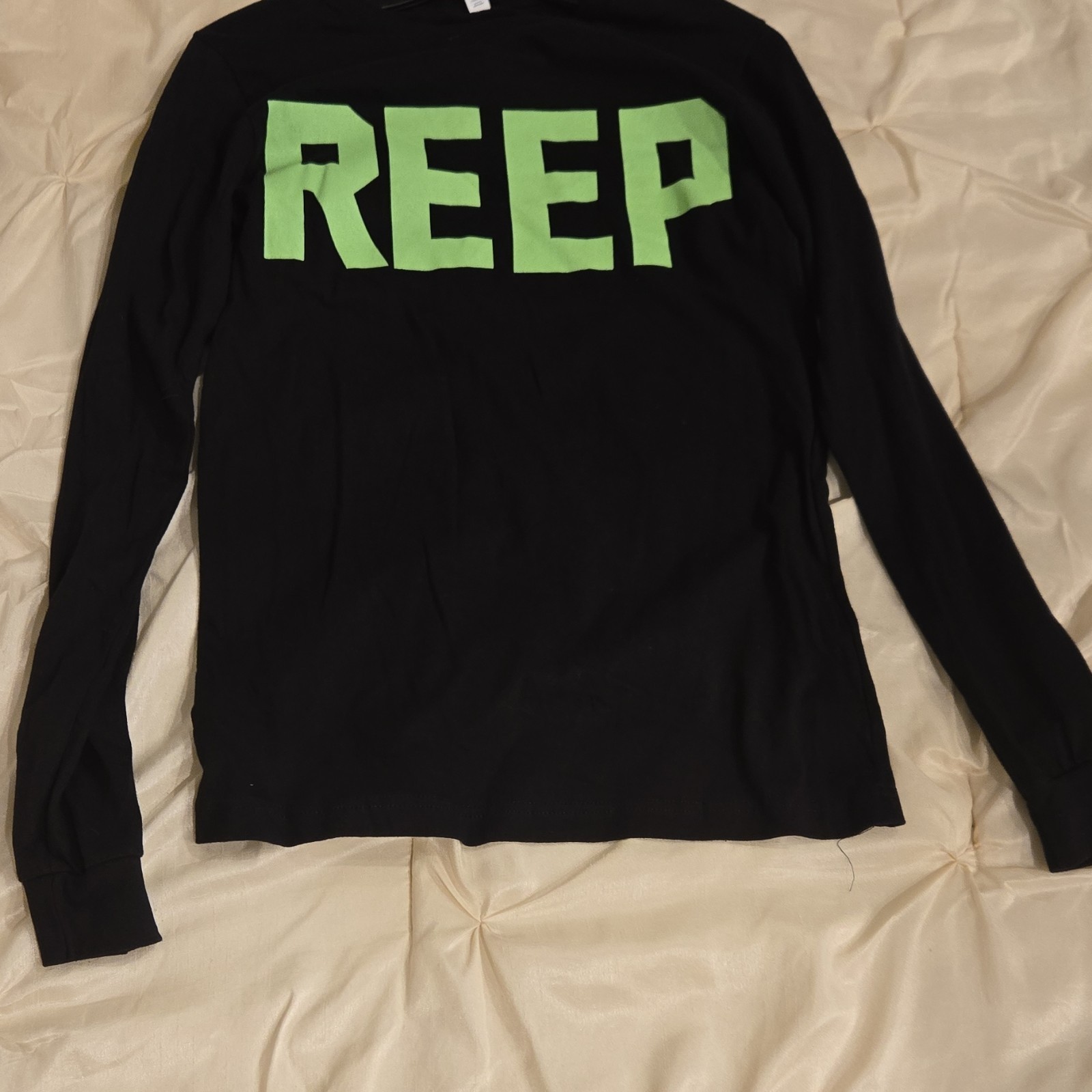 Bella + Canvas Men’s Black/Green Reep Logo Graphic LS Tee S Crew Neck