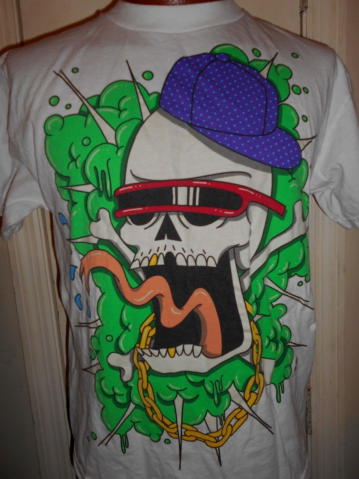 Alstyle Apparel Screaming Skull Men’s Medium Multicolor T-Shirt.
