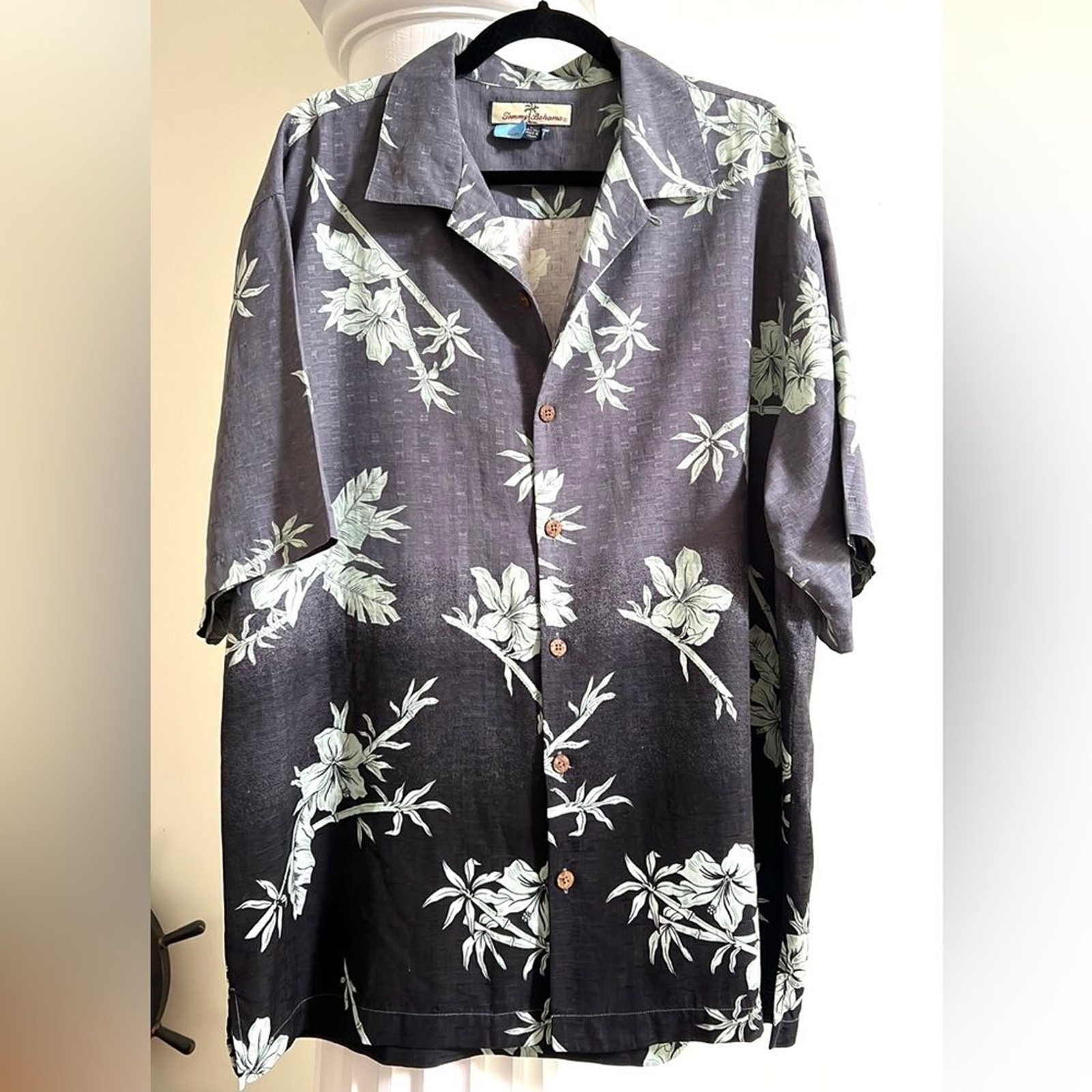 Tommy Bahama 100% Silk Ombré Hawaiian Shirt Size Large Machine Washable Amazing
