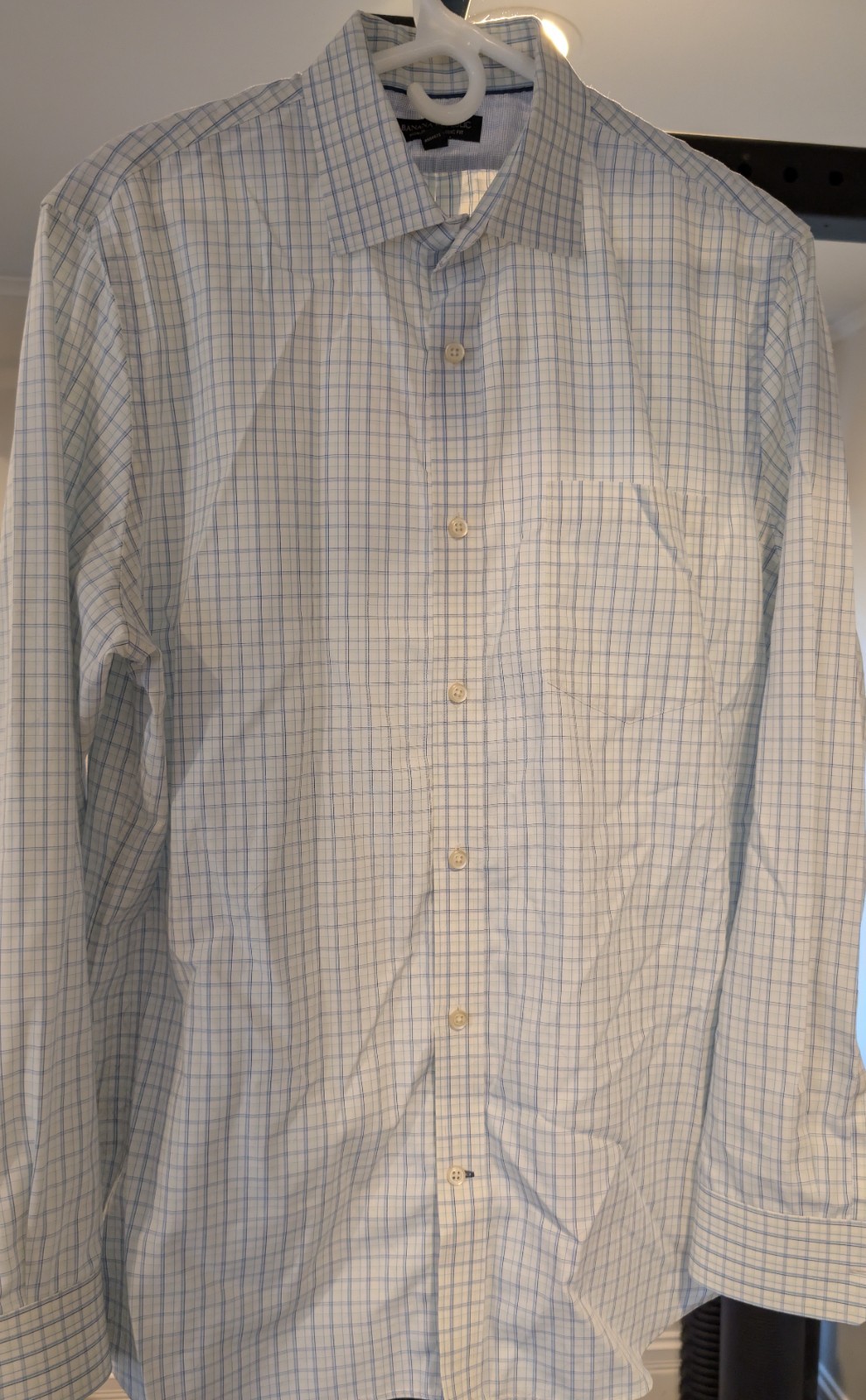 Banana Republic Mens White w/ Blue Non Iron Standard Classic Fit Dress Shirt