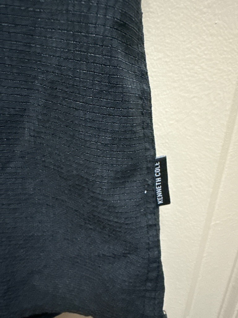 Men’s Kenneth Cole slim fit extra large, black, button-down, short sleeve shirt