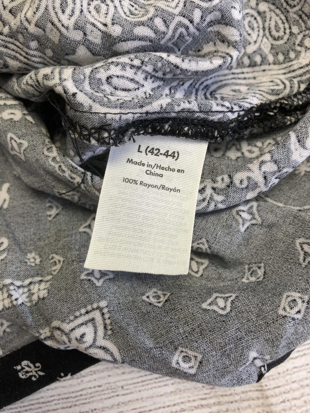 No Boundaries Shirt Mens Large Black Bandana Paisley Short Sleeve Button Up