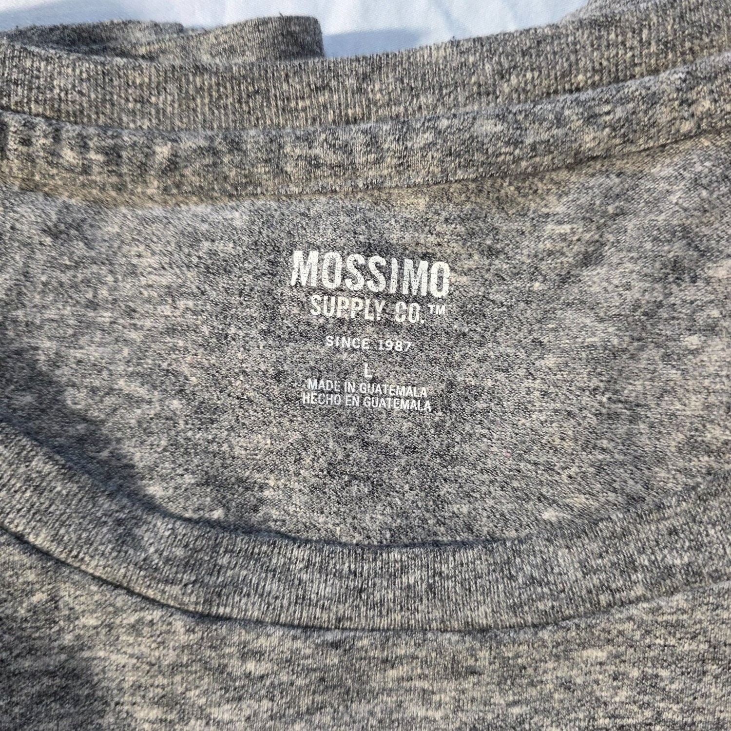 MOSSIMO SUPPLY CO. CASUAL TEE L 100% COTTON MACHINE WASH COLD WITH LIKE COLORS