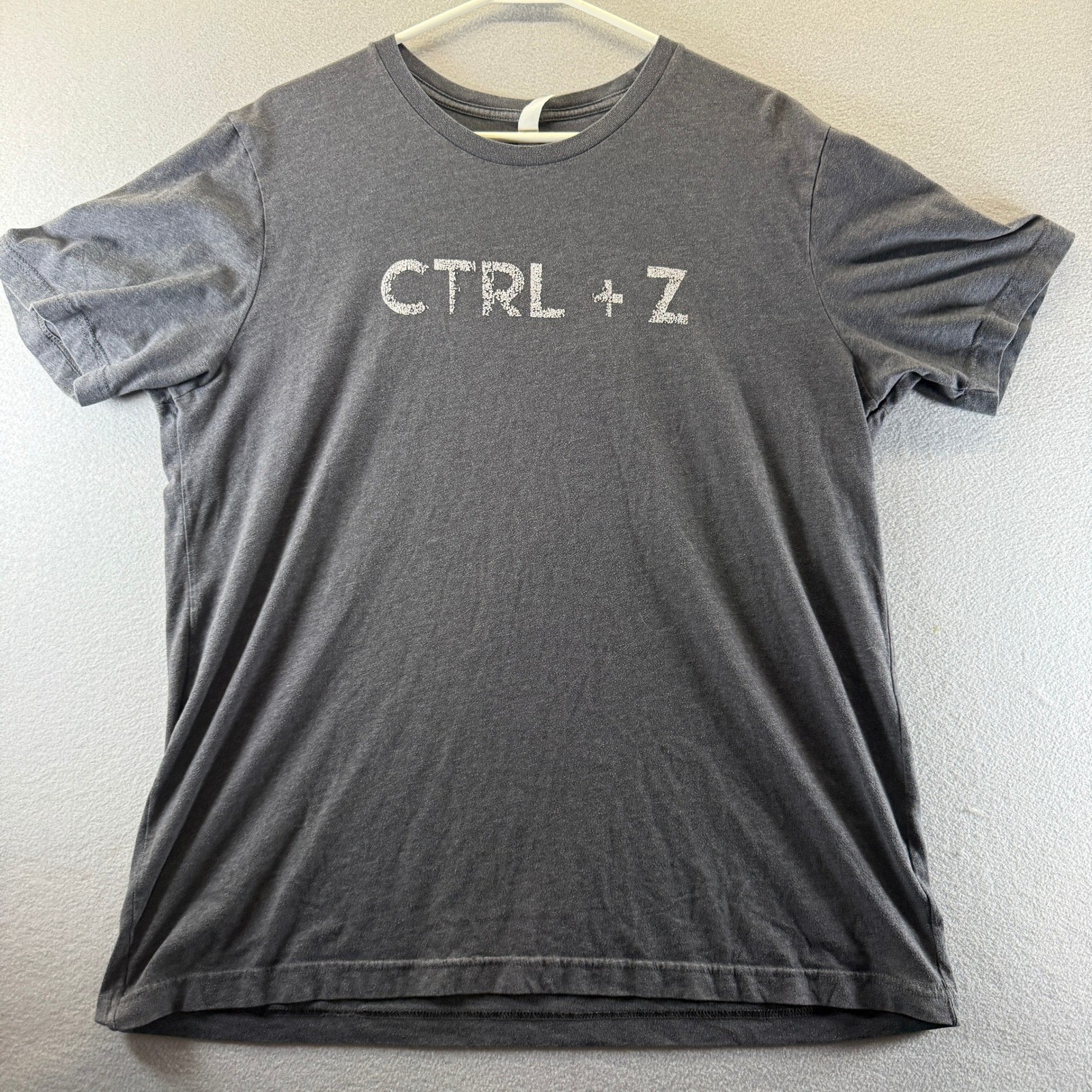 Bella Canvas CTRL + Z Graphic Tee Mens XL Charcoal Gray Short Sleeve T-Shirt