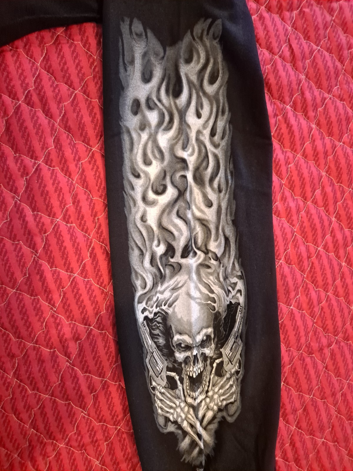 Unknown brand, unknown size, no tags, long sleve. I took measurements.