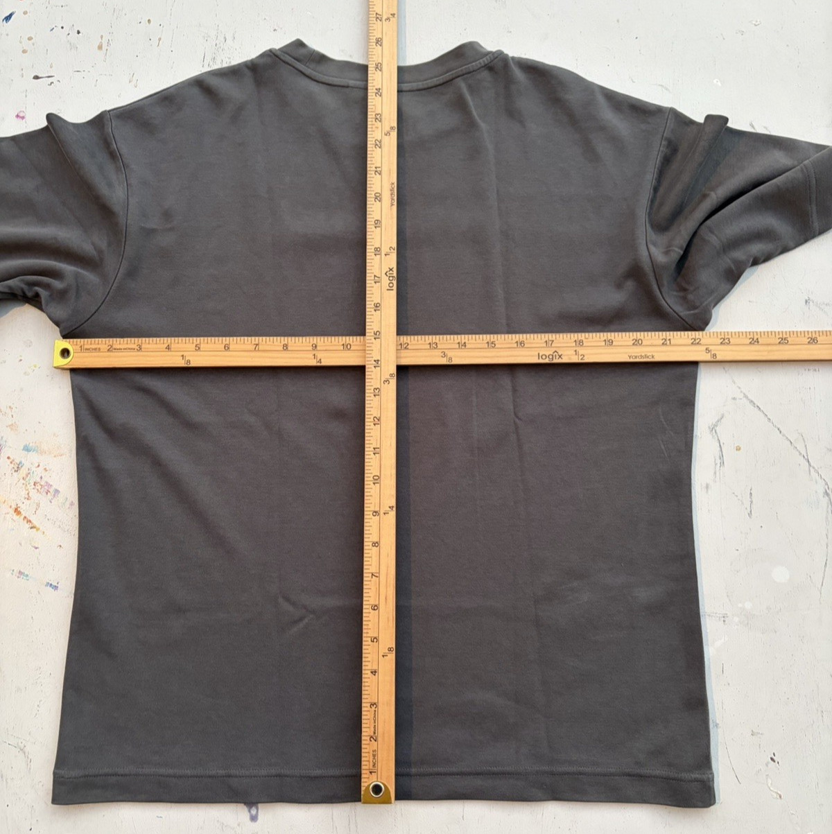 Men’s Uniqlo T-Shirt Black Gray M Solid Essentials City Prep Classic Retro Blank
