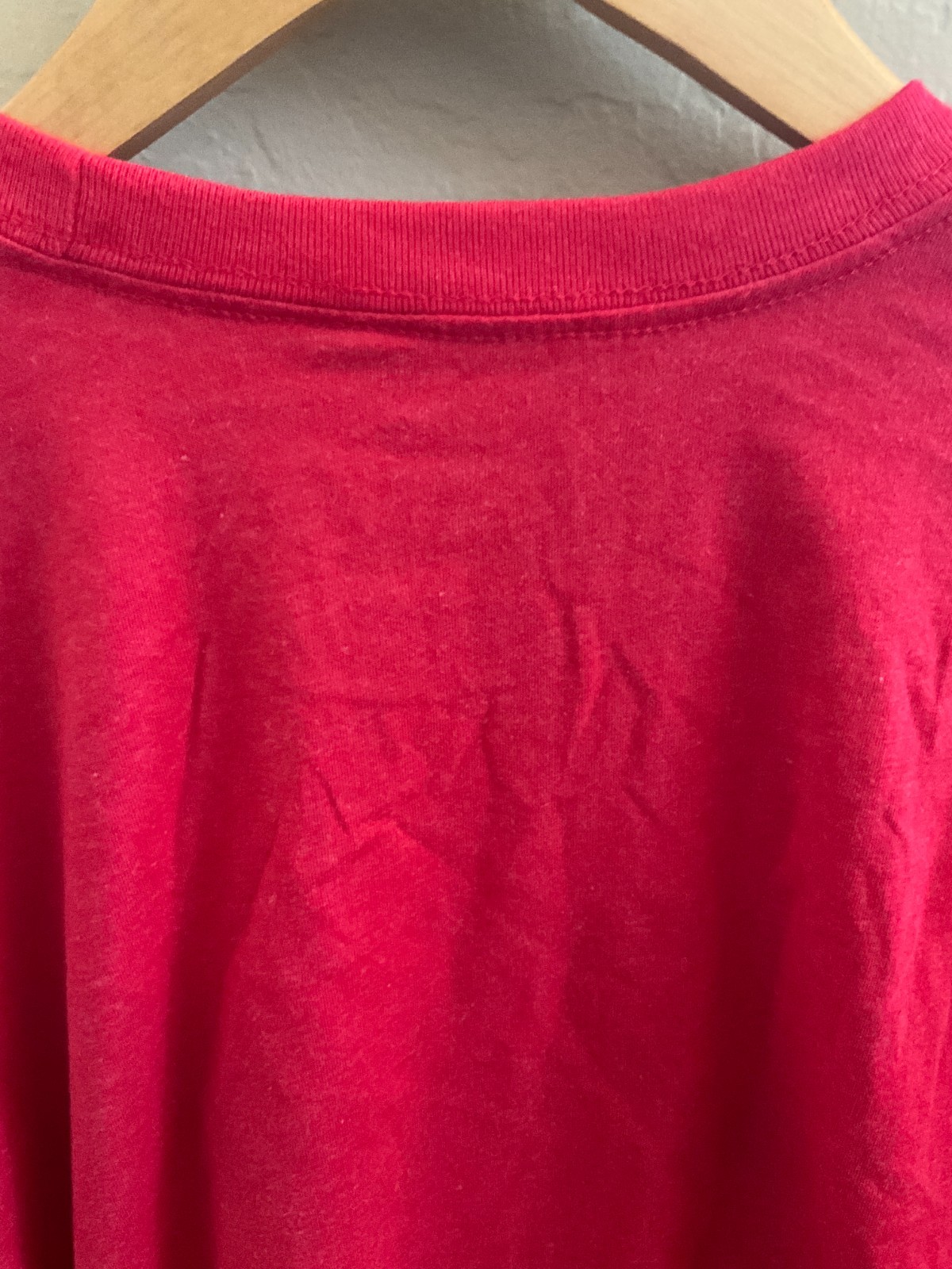 EXCELLENT Mens Asics Activewear T-Shirt Red Size L Dark Blue Logo 50/50 Blend