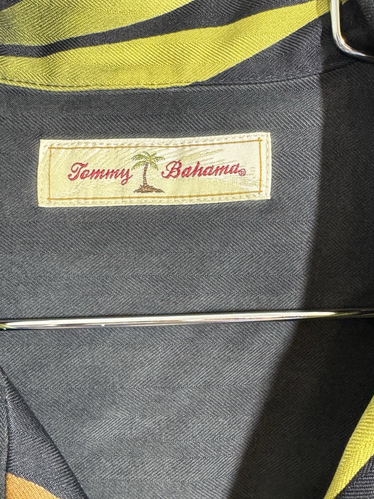 Tommy Bahama Men’s 100% Machine Washable Silk Short Sleeve Shirt Size M Cruise