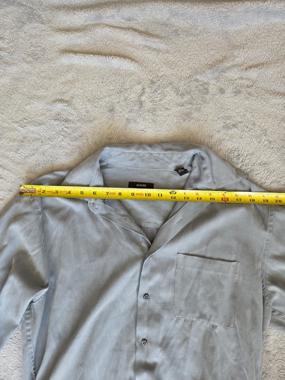Alfani Men’s Gray Long Sleeve Button Down Shirt Size Medium Soft Polyester Blend