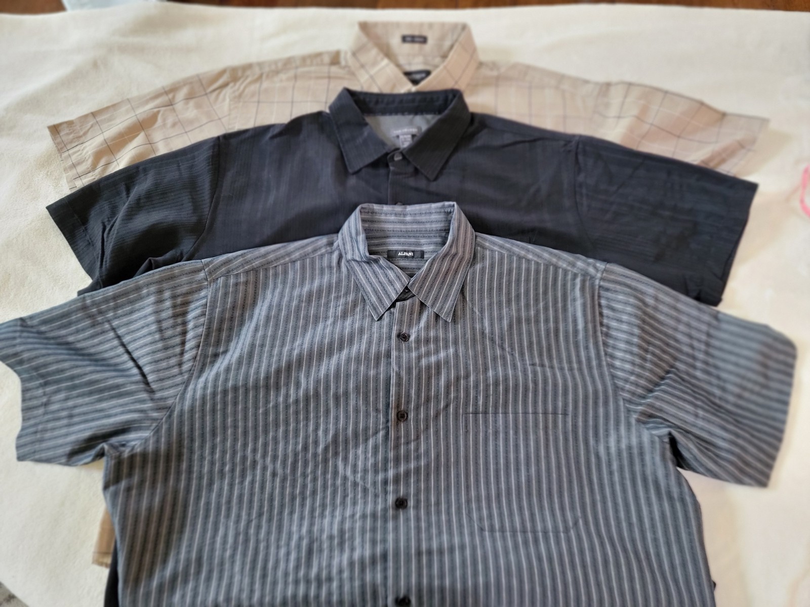 Lt164-Lot Of 3 Men’s Size XL Short Sleeve Button Down Casual Shirts EUC!!