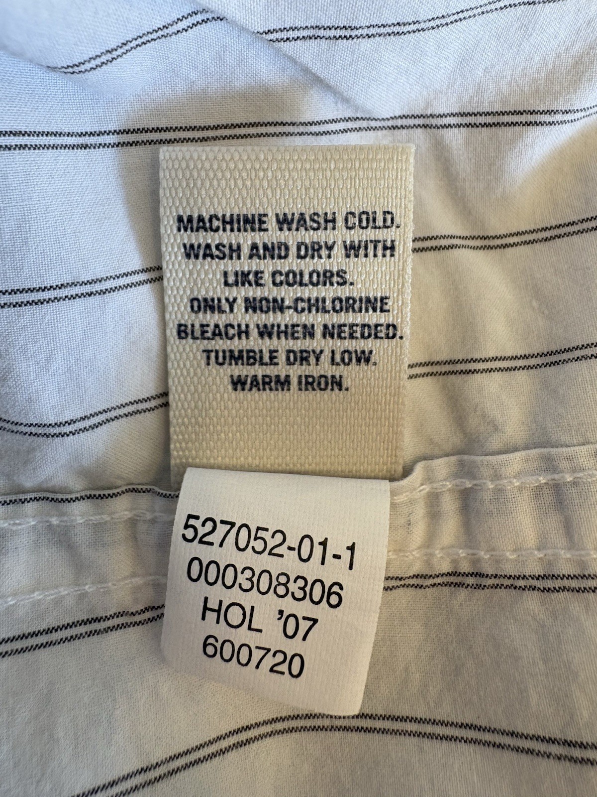 Old Navy Men’s XL White Gray Striped Long Sleeve 100% Cotton Button-Down Shirt