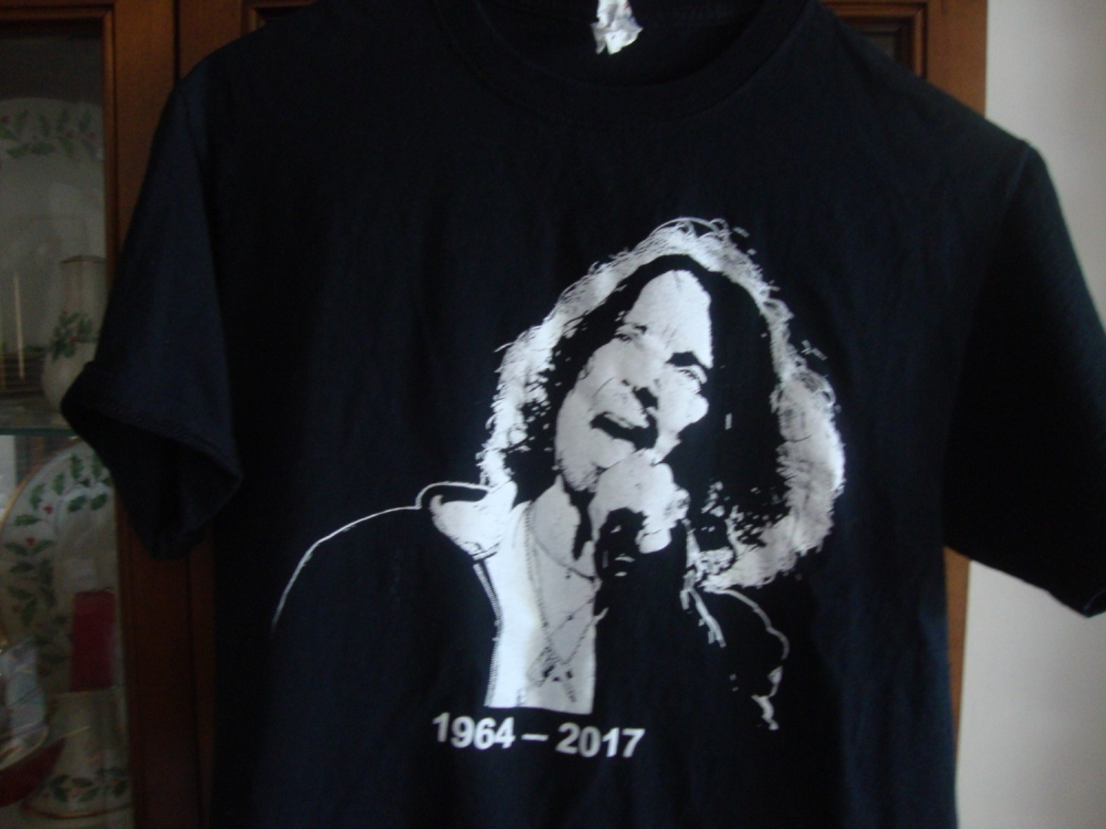 Chris Cornell 1964-2017 { soundgarden audioslave} medium t-shirt