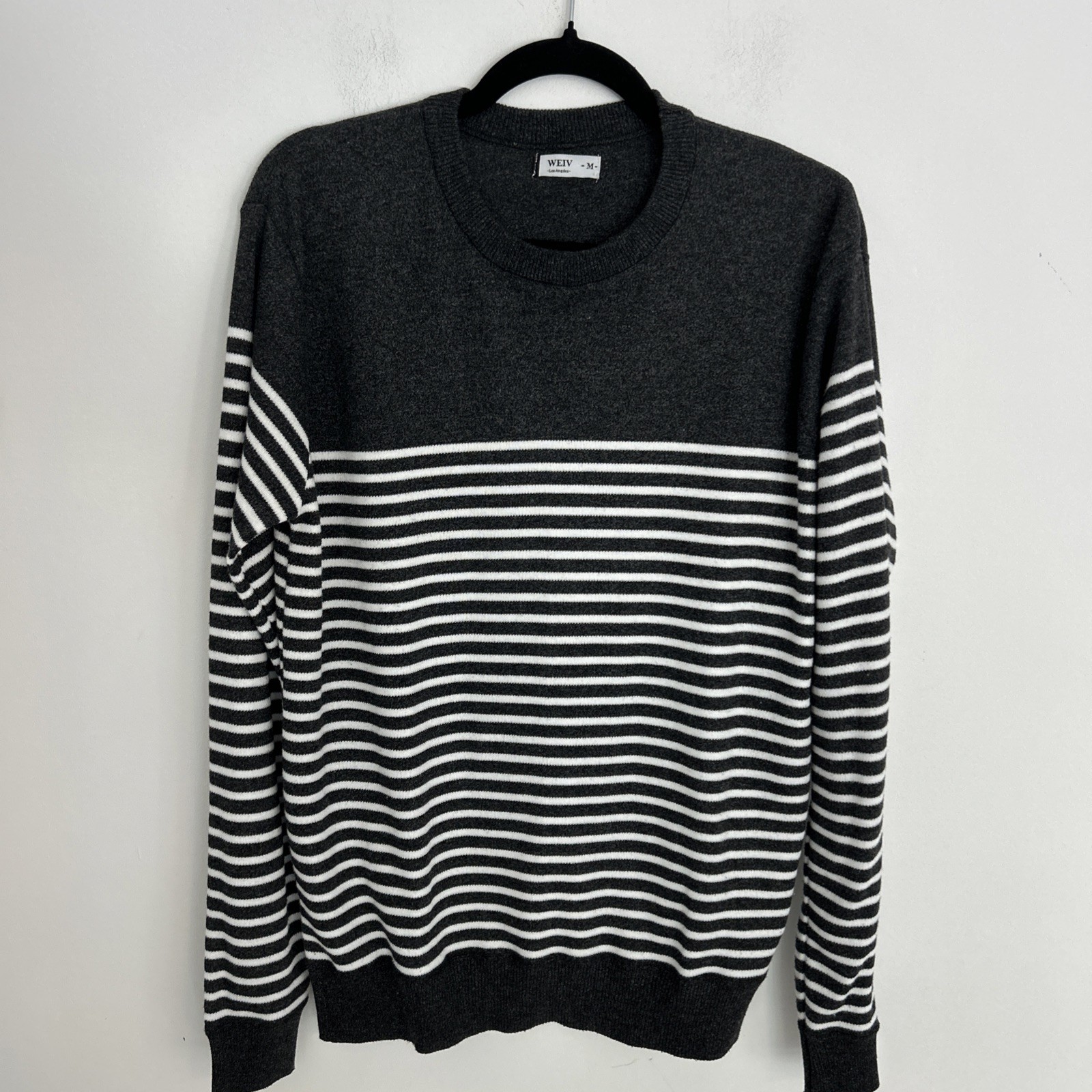 Weiv Los Angeles “Freddie” Men’s M Gray White Striped Long Sleeve Comfy Soft