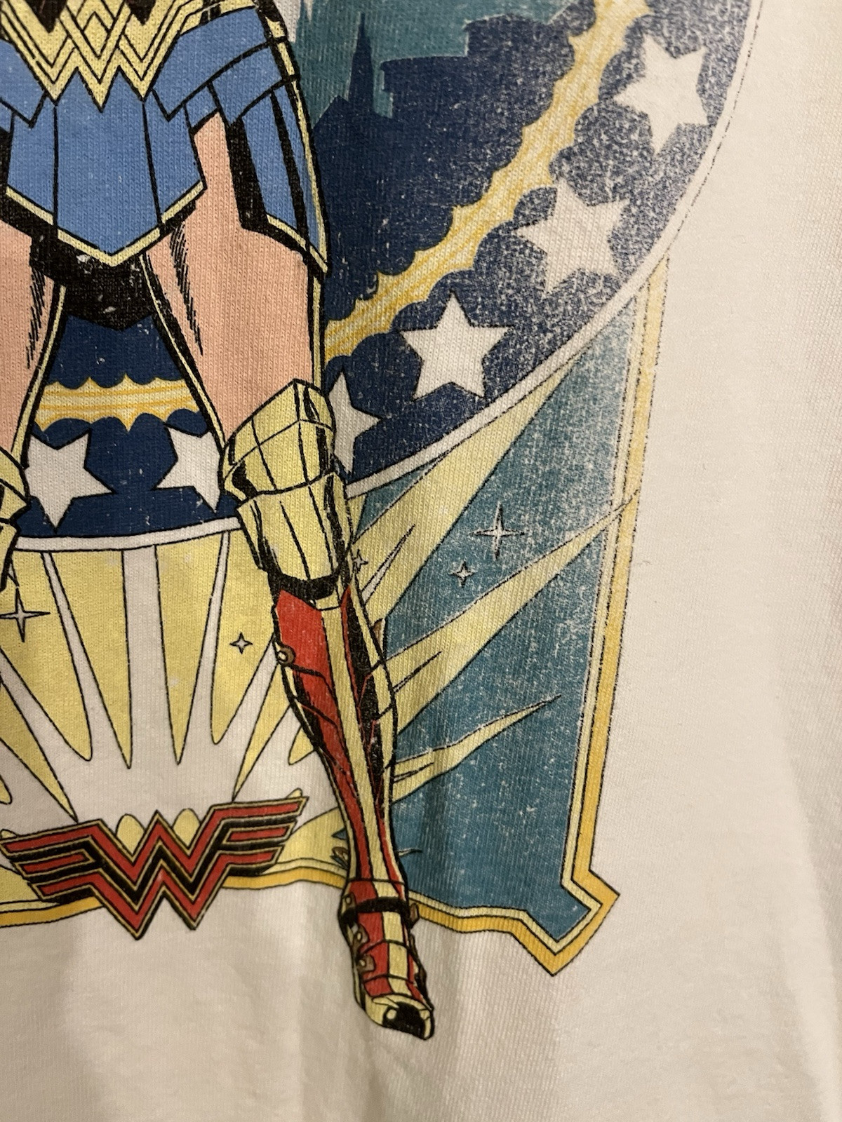 Delta Pro Weight Vintage, Men’s Large WW84 Wonder Woman White T-Shirt. Unisex