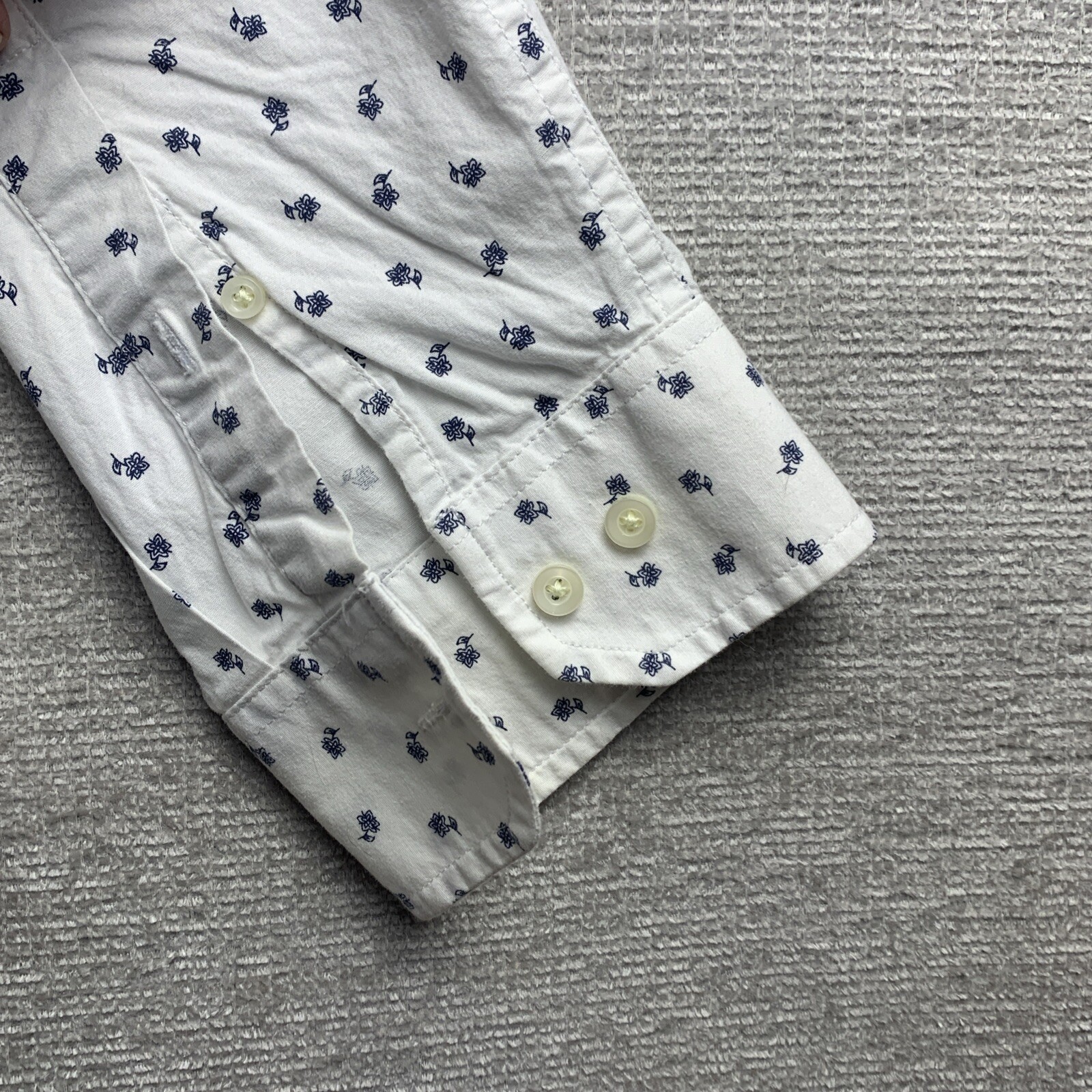 GOODFELLOW Button Down Shirt Men’s Sz Extra Extra Large White Black Flower Print
