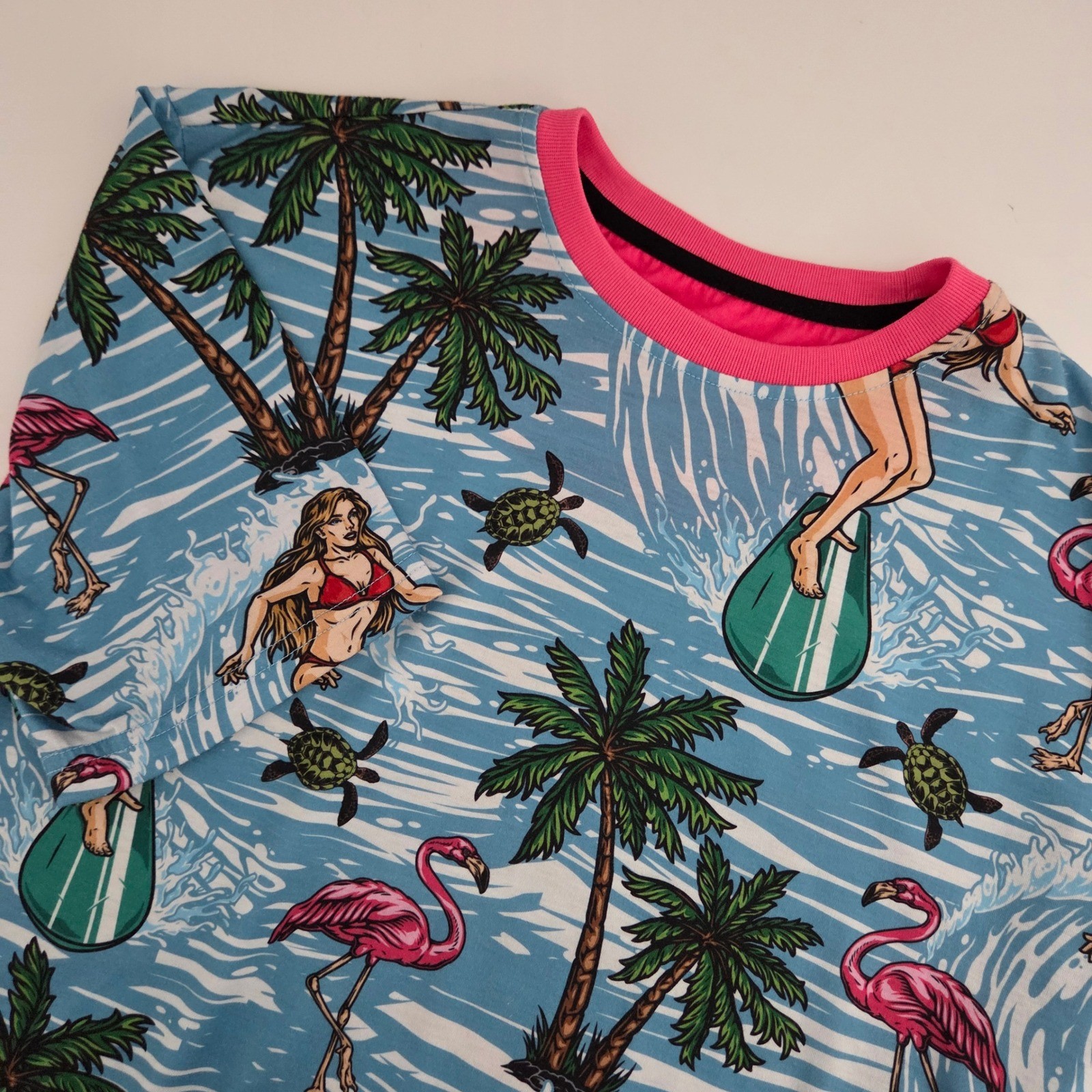 WEIV Vacation Club Mens Hawaiian Surf Girl Flamingo Palm Tree Graphic T Shirt M