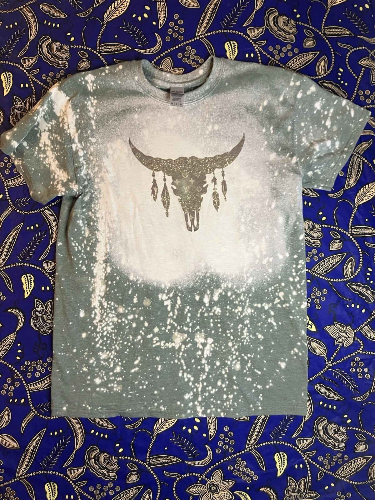 Custom Bleach Dye Longhorn Skull Graphic T-Shirt Gildan Unisex Green Size M
