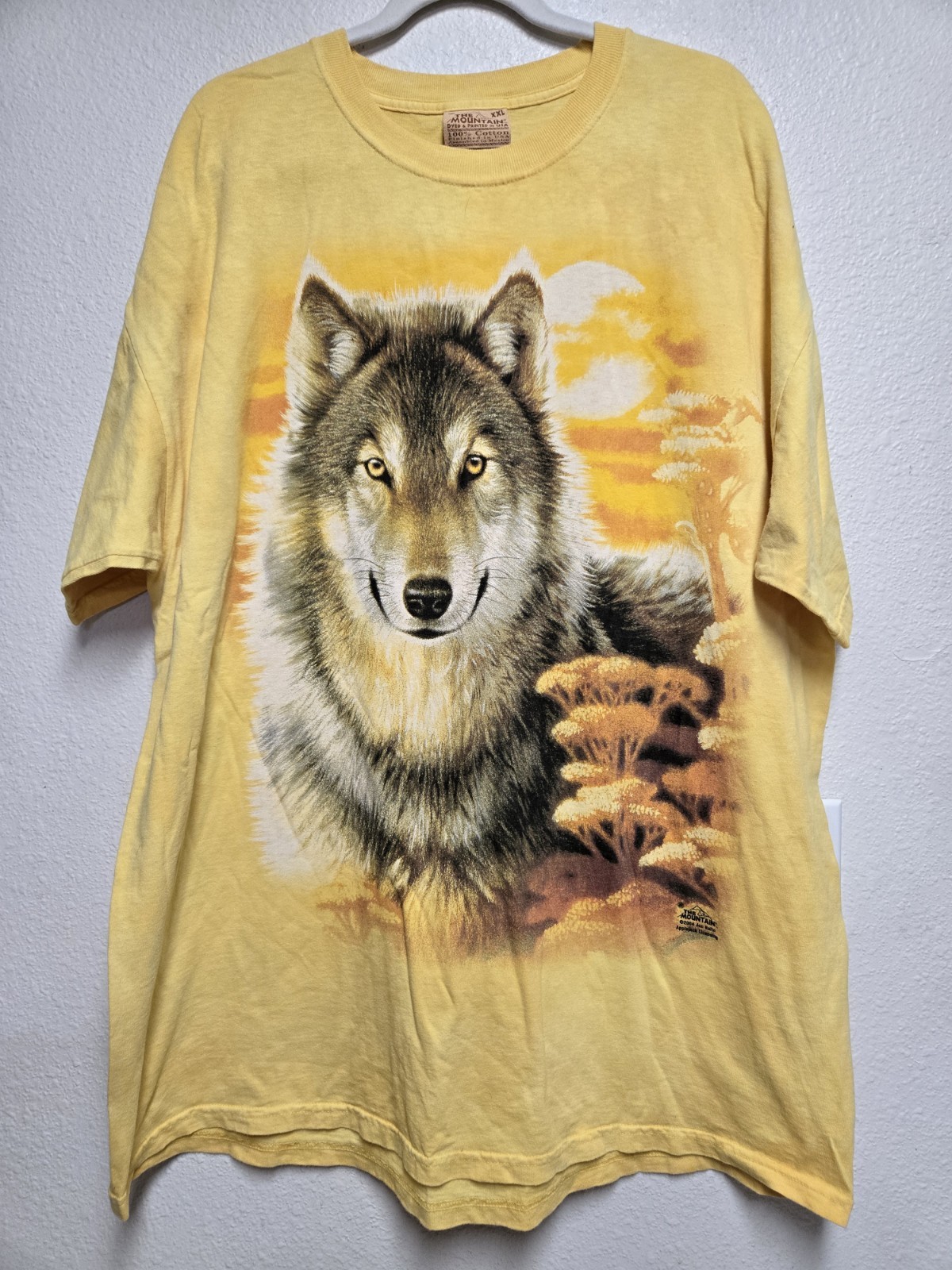 VTG The Mountain Shirt Mens Size 2XL Yellow Short Sleeve USA Cotton Wolf