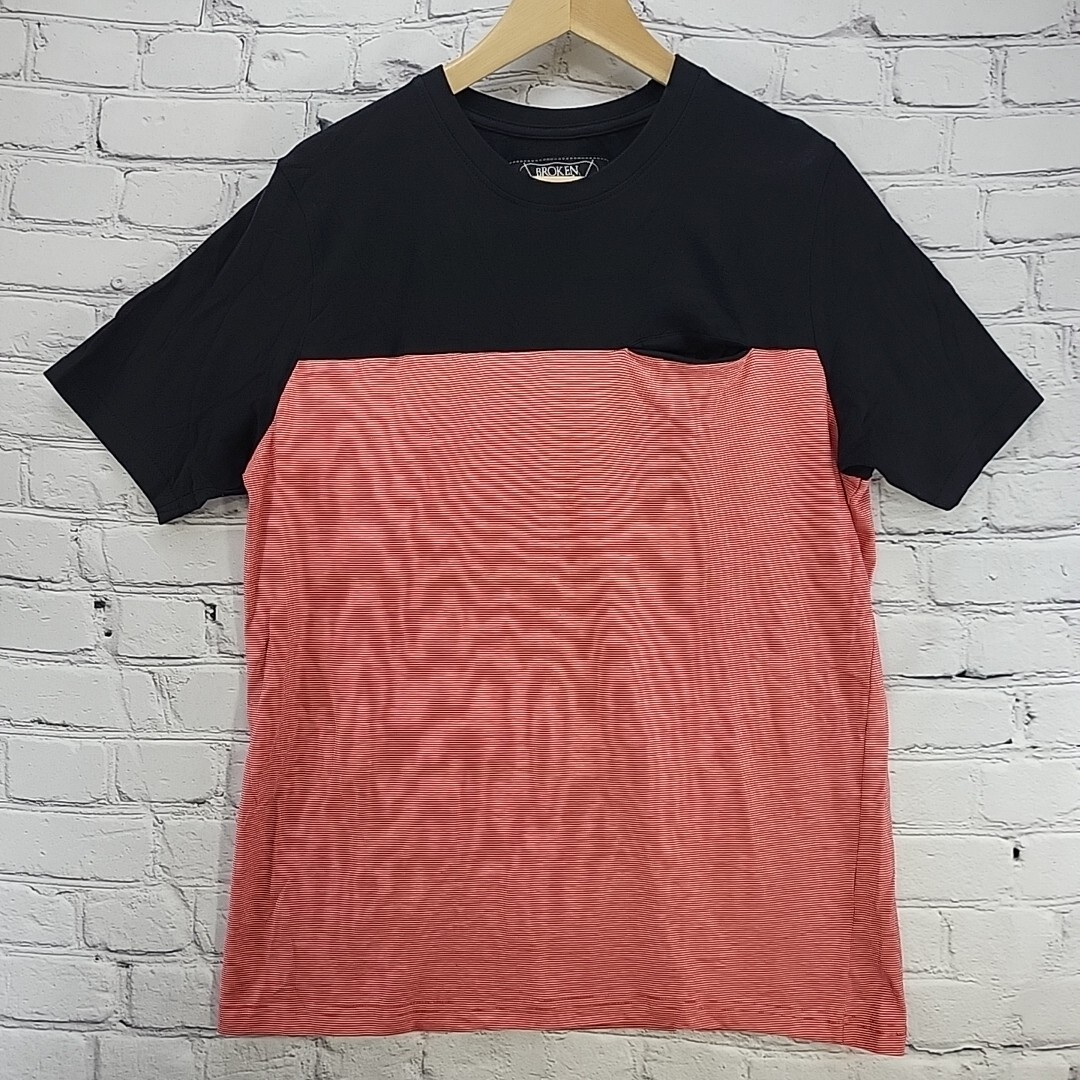Broken Threads T-Shirt Mens Sz M Red Striped Pocket Tee 2-Tone Short Sleeve