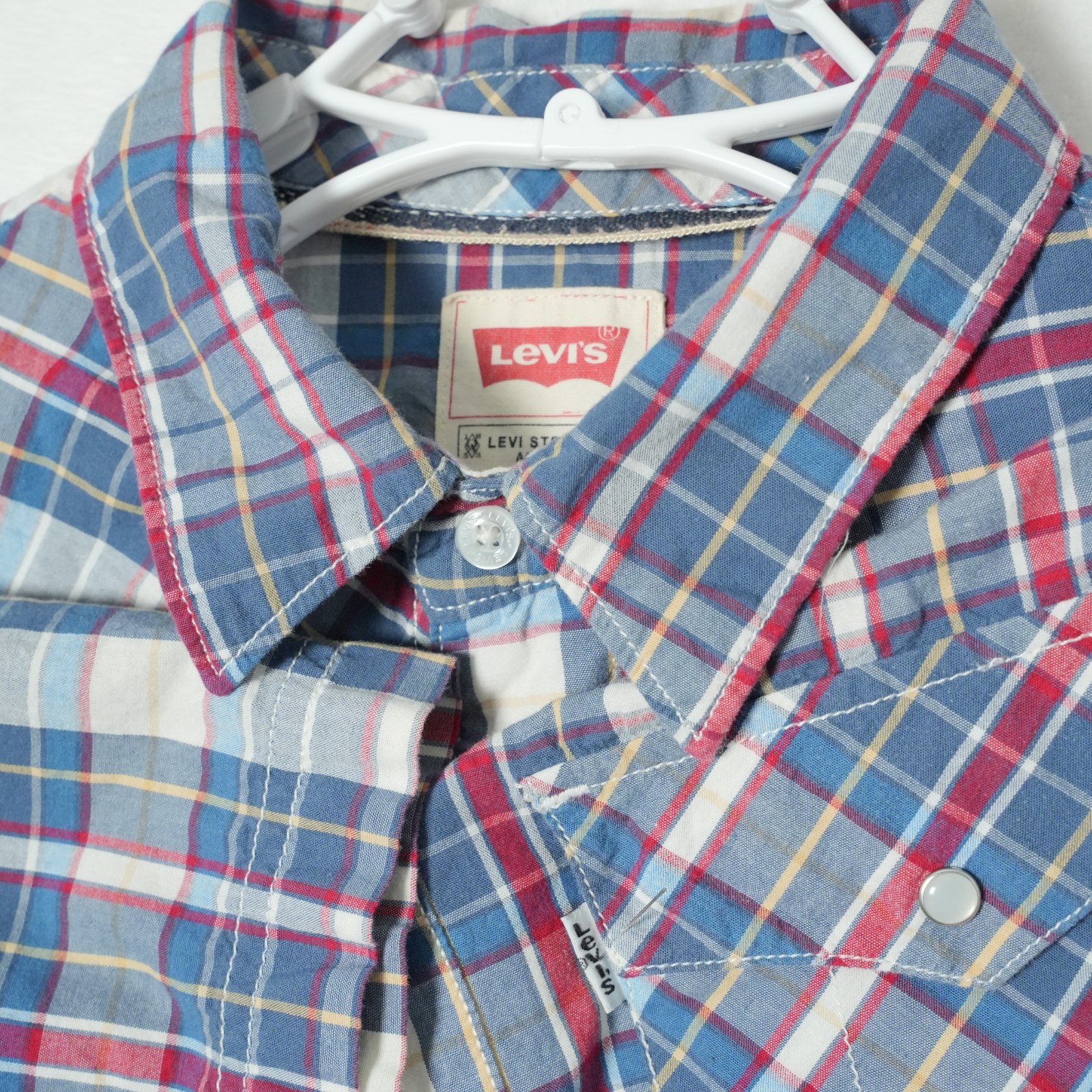 Levis Shirt Men’s Medium Blue Pearl Snap Plaid Modern Fit Short Sleeve Western