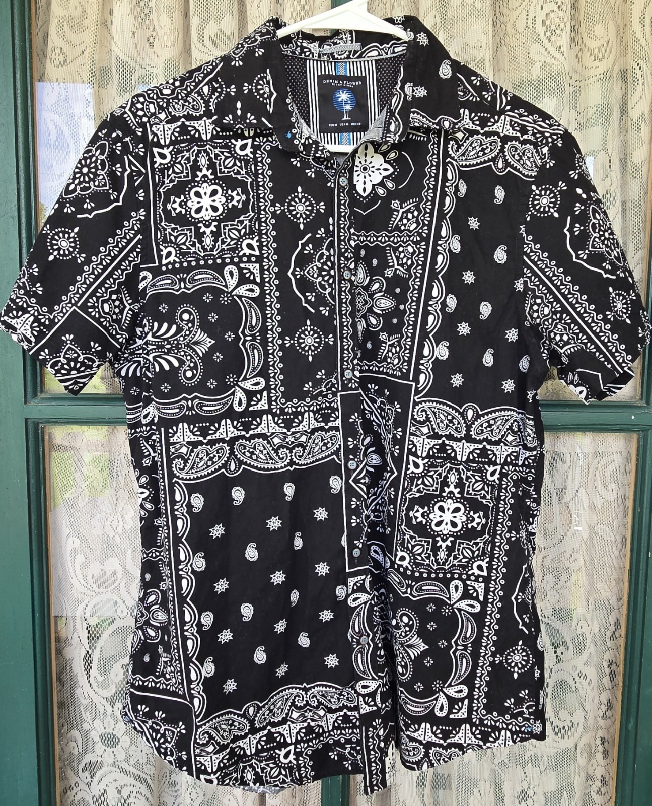 Denim & Flower Men’s Medium Black & White Bandana Handkercheif Pattern Button Up