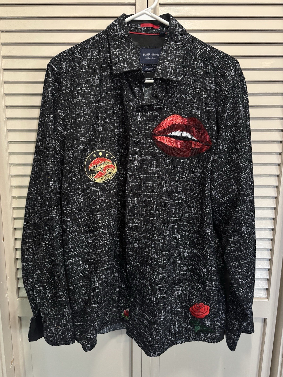 Silver Stone Button Up Long Sleeve Shirt 2XL (runs Small) Large Sequins Patches