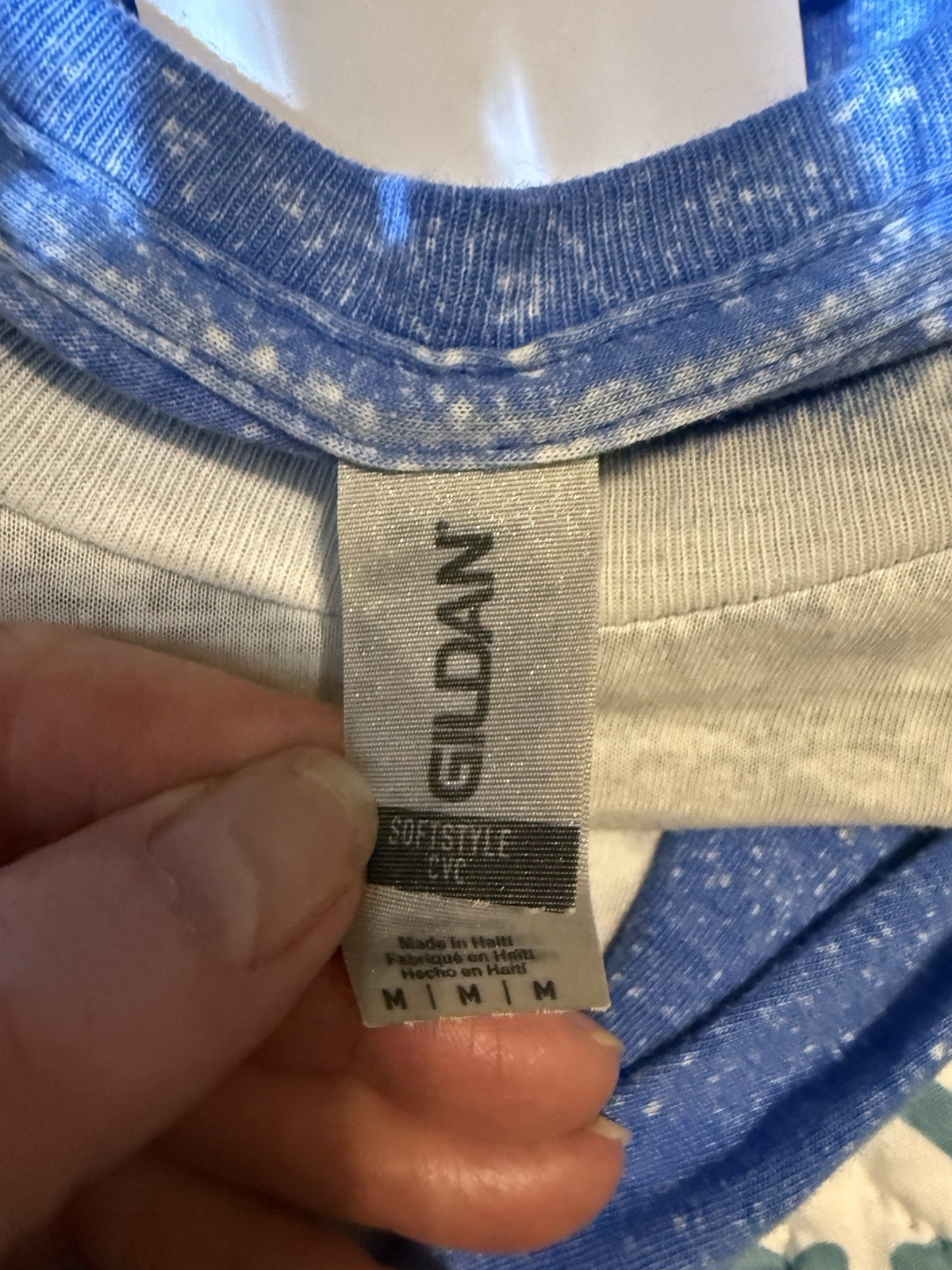 Gildan Softstyle Men’s M Blue/White Bleach Autism Awareness Be Kind T-Shirt
